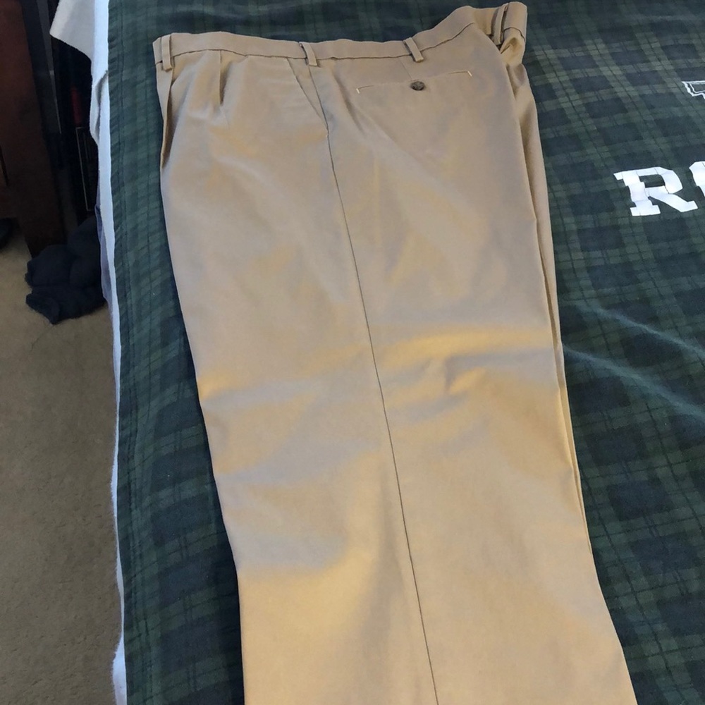 Men’s pants - Dockers khaki Classic fit 42 x 30